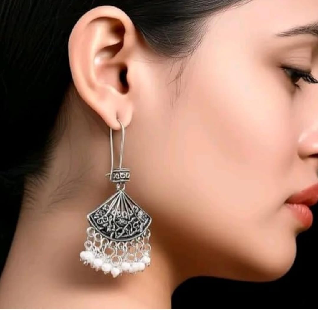 Oxidised Pearl Fan Earrings â Lightweight Daily Wear